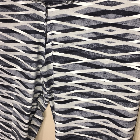 Nike Dri-fit workout leggings black white and gray yoga pants size small​​​​ - Picture 5 of 10